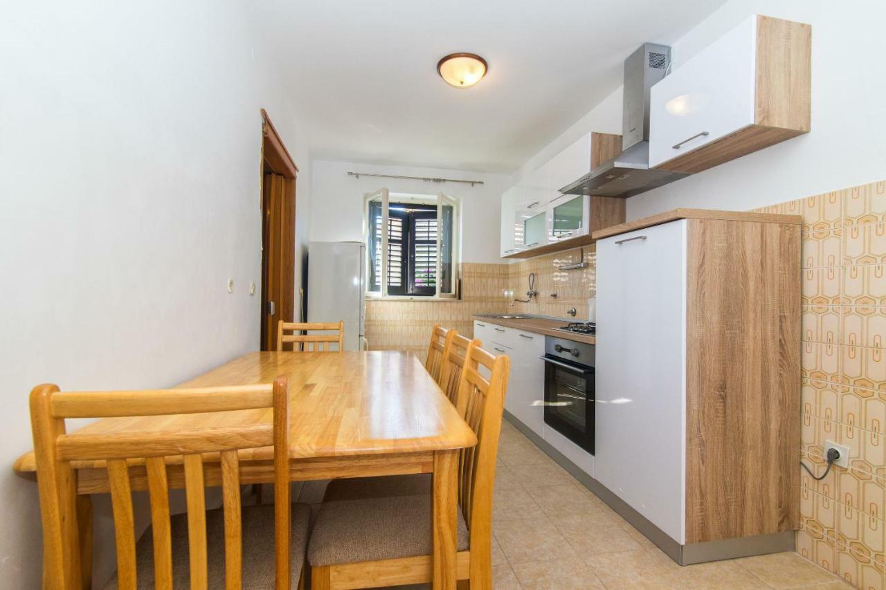 Apartment Jerka Supetar Exteriör bild